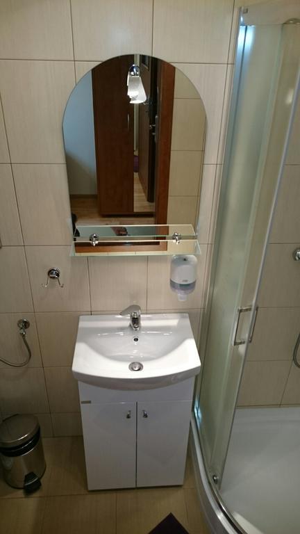 Hotel Restauracja Ksiezycowa 谢德尔采 外观 照片